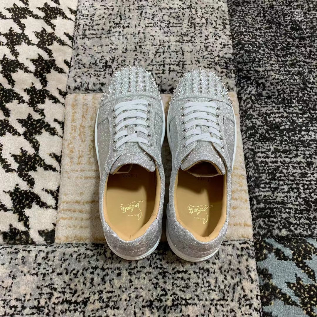 Christian Louboutin Spikes Gri Low - prezentare produs