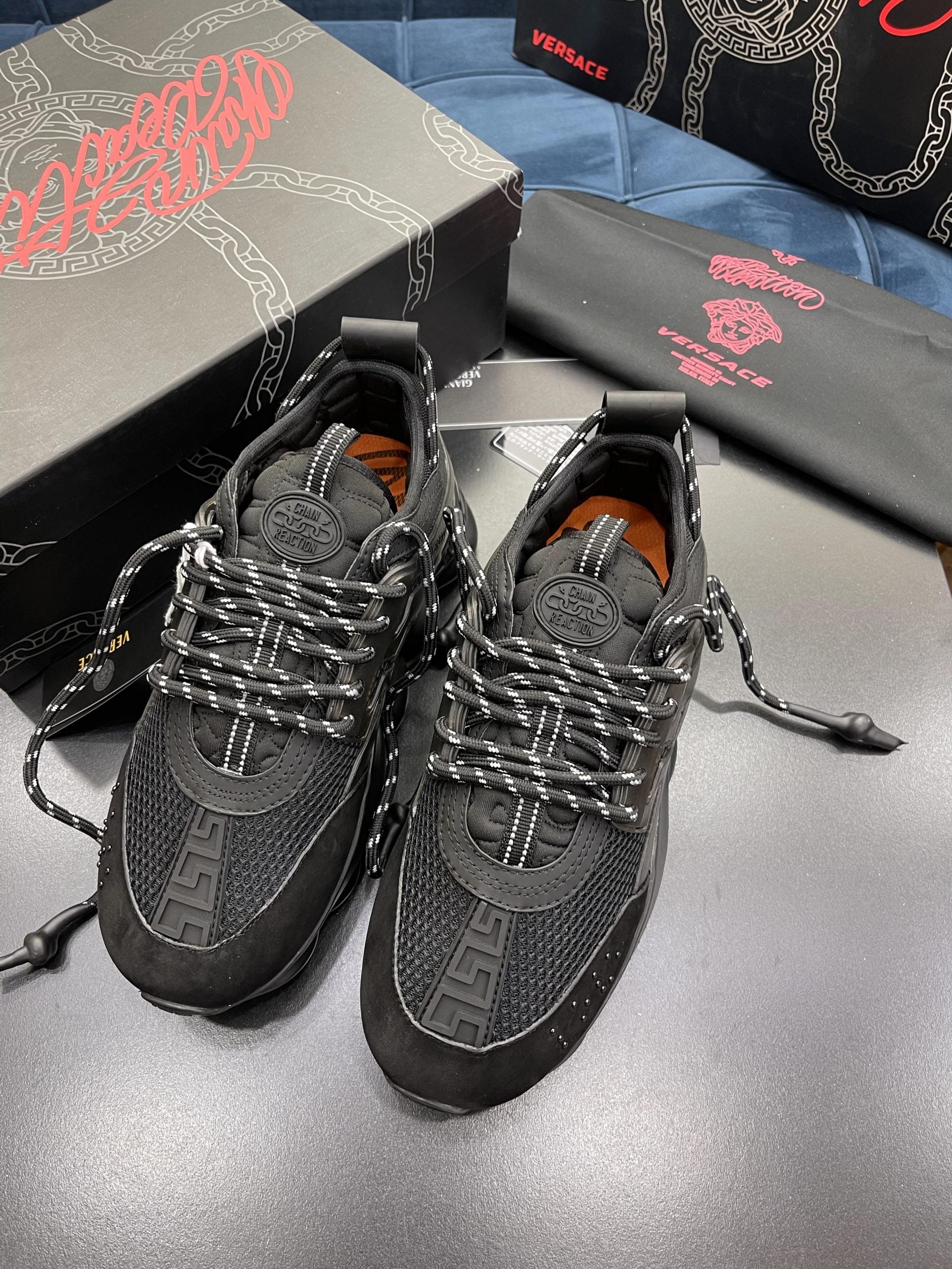 Versace Chain Reaction Full Negru - prezentare produs