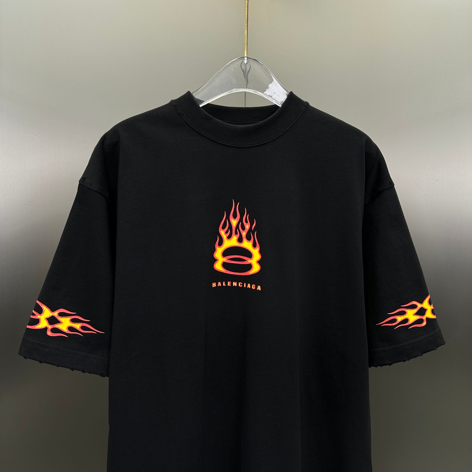 Balenciaga T Cămașă Exclusive - prezentare produs