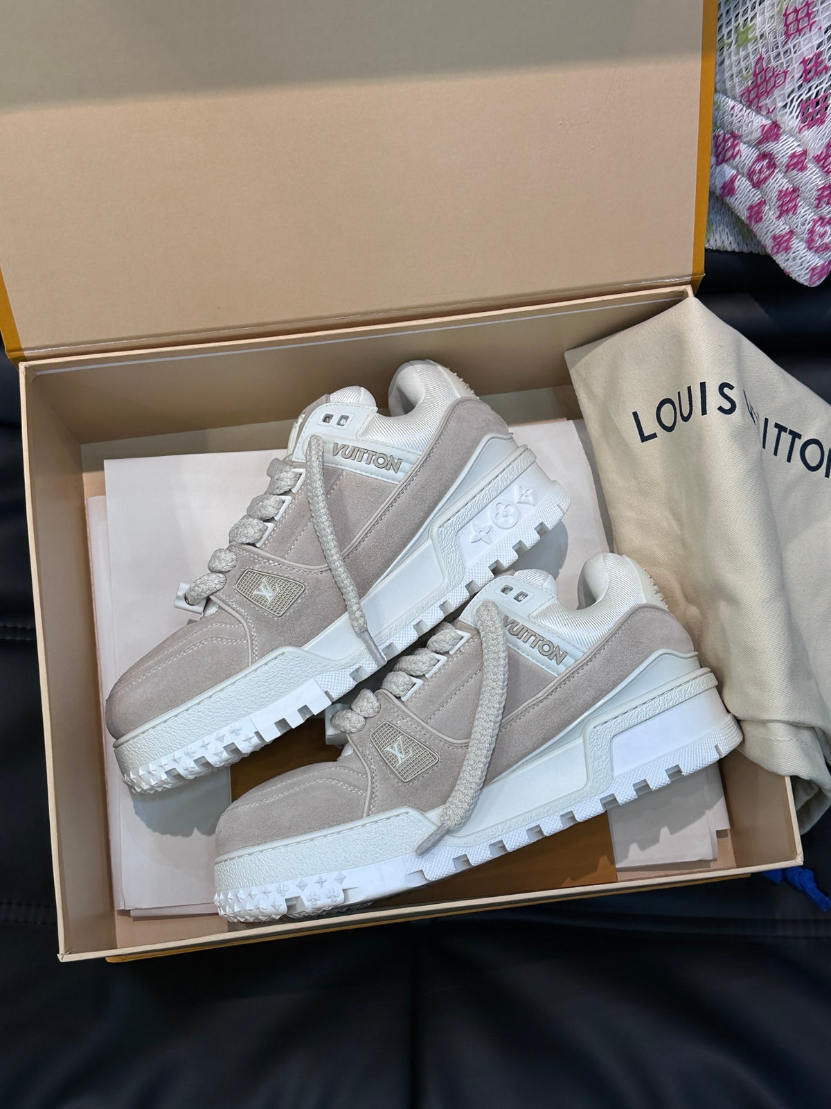 Louis Vuitton LV Trainers Maxi Crem Velvet - prezentare produs