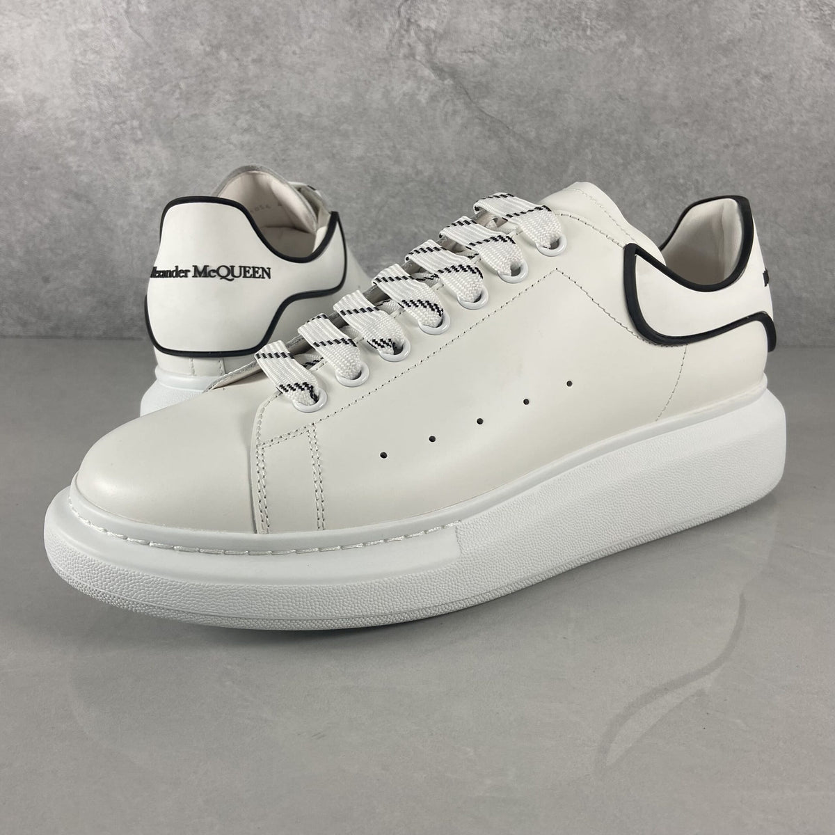 Alexander McQueen Alb Negru Lines Pantofi sport - prezentare produs