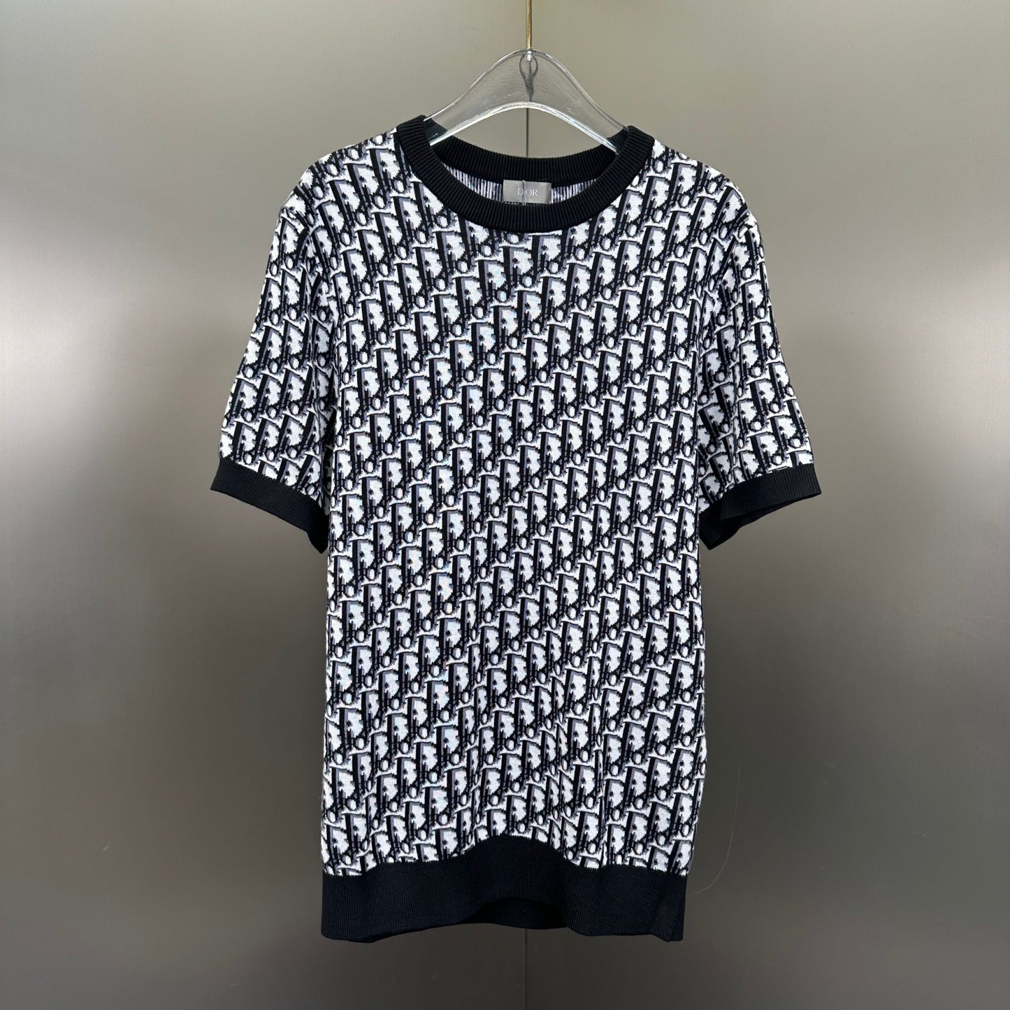 Dior Tricou Exclusive - prezentare produs