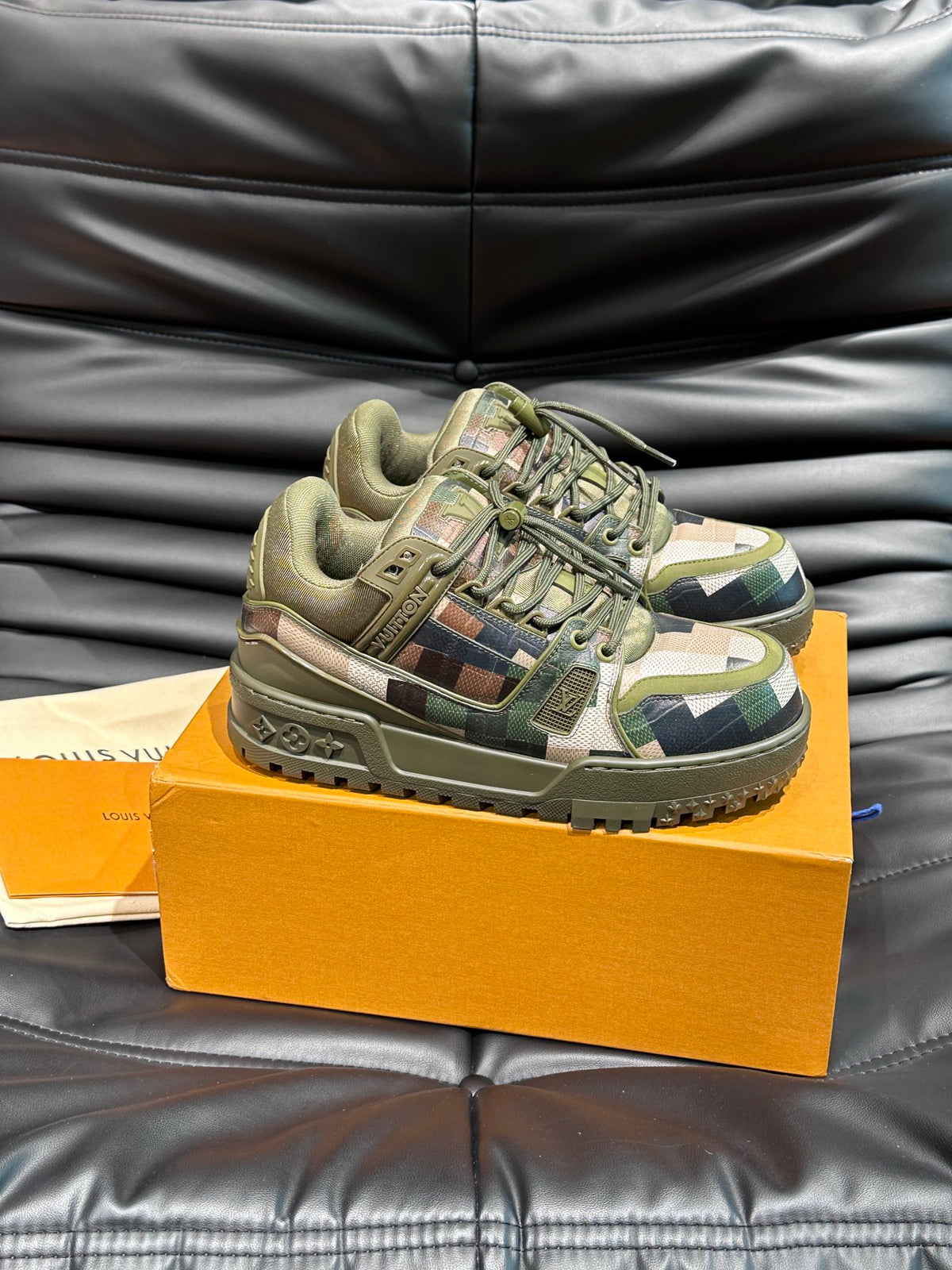 Louis Vuitton LV Pantofi sport Maxi Army - prezentare produs
