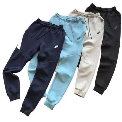 Nike Tech Pantaloni Trousers - prezentare produs