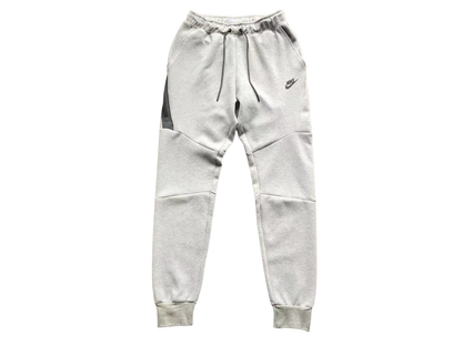 Nike Tech Pantaloni Trousers - prezentare produs