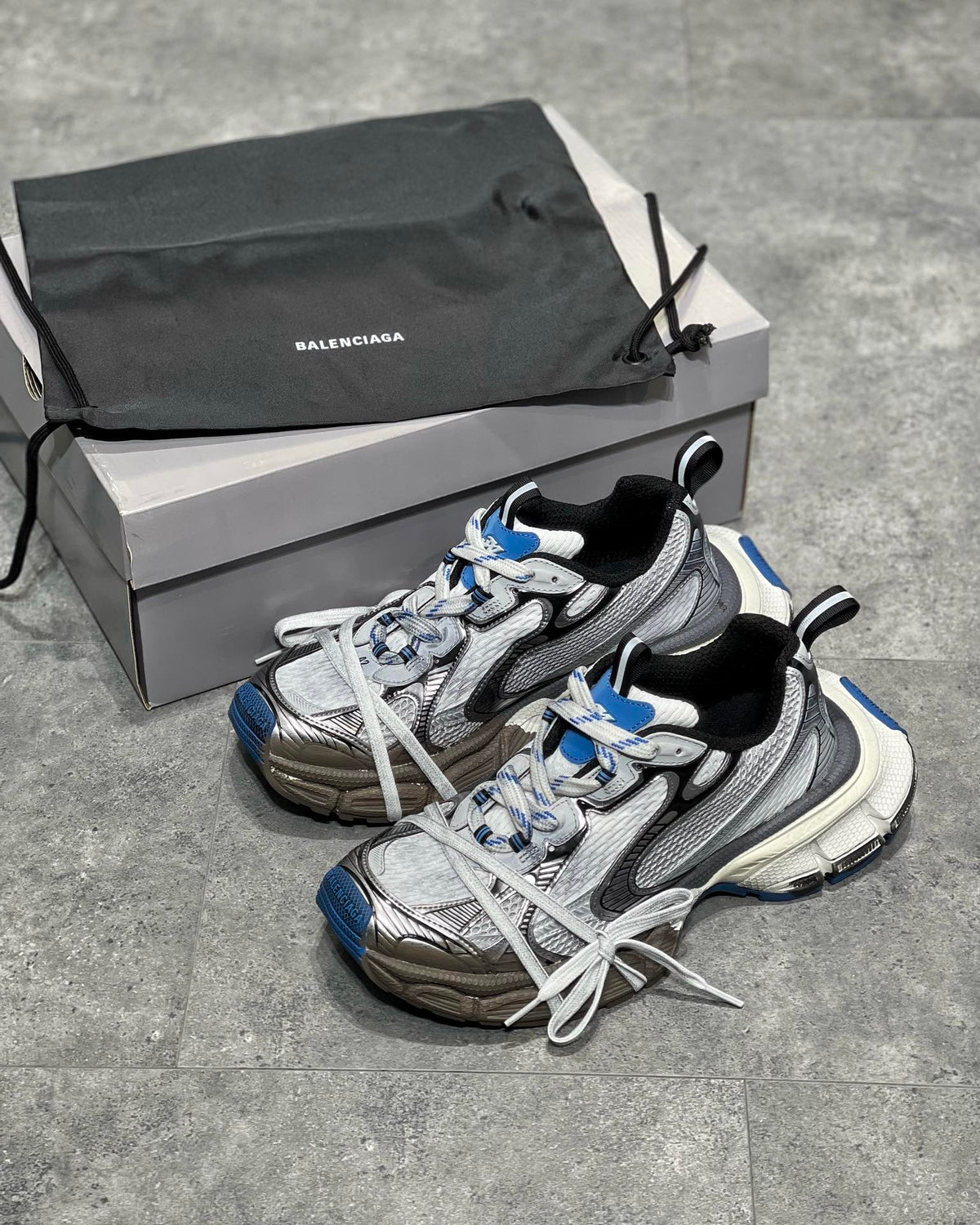 Balenciaga 3XL Gri Negru - prezentare produs