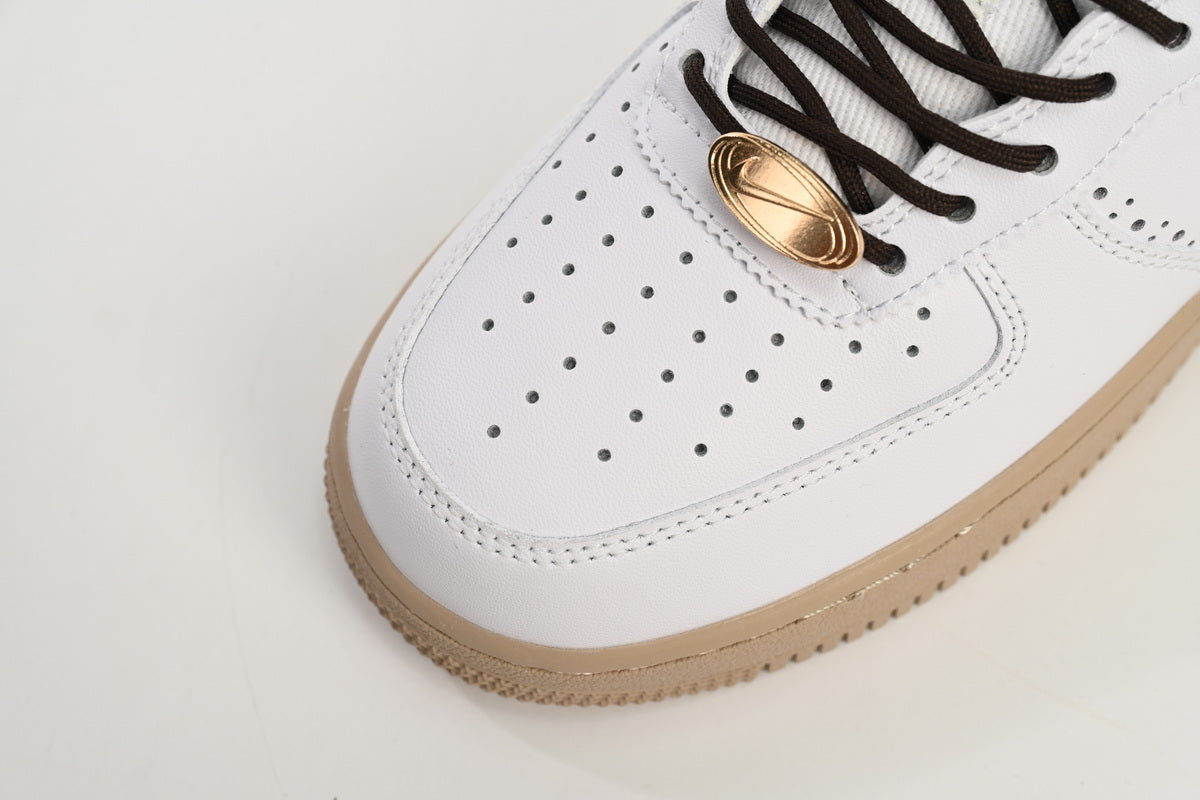 Nike Air Force Low Alb Light Drown - prezentare produs