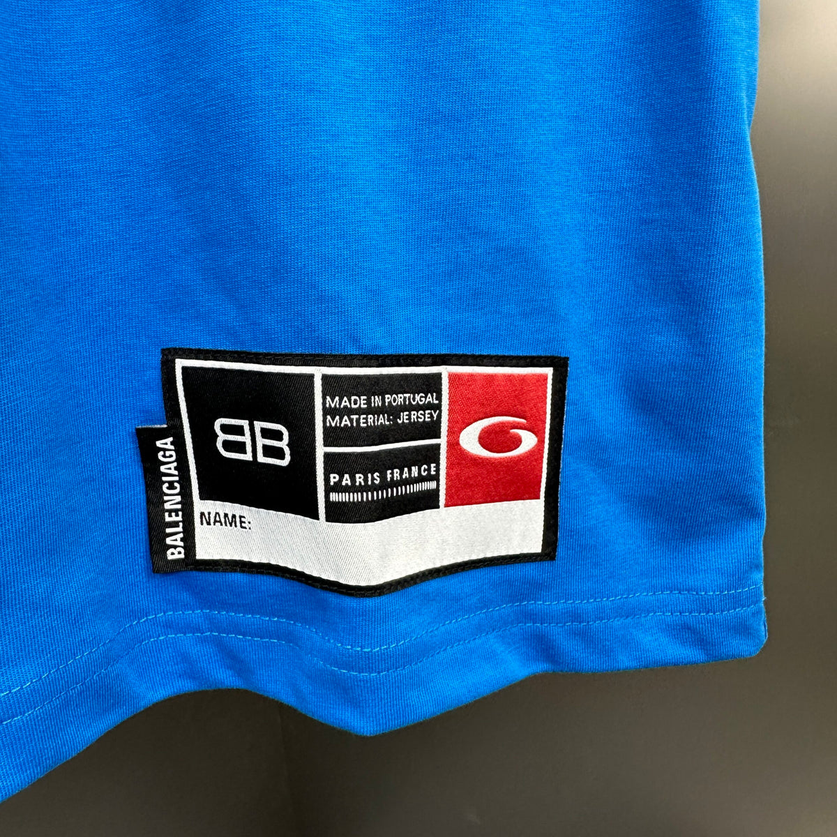 Balenciaga T Cămașă Exclusive - prezentare produs