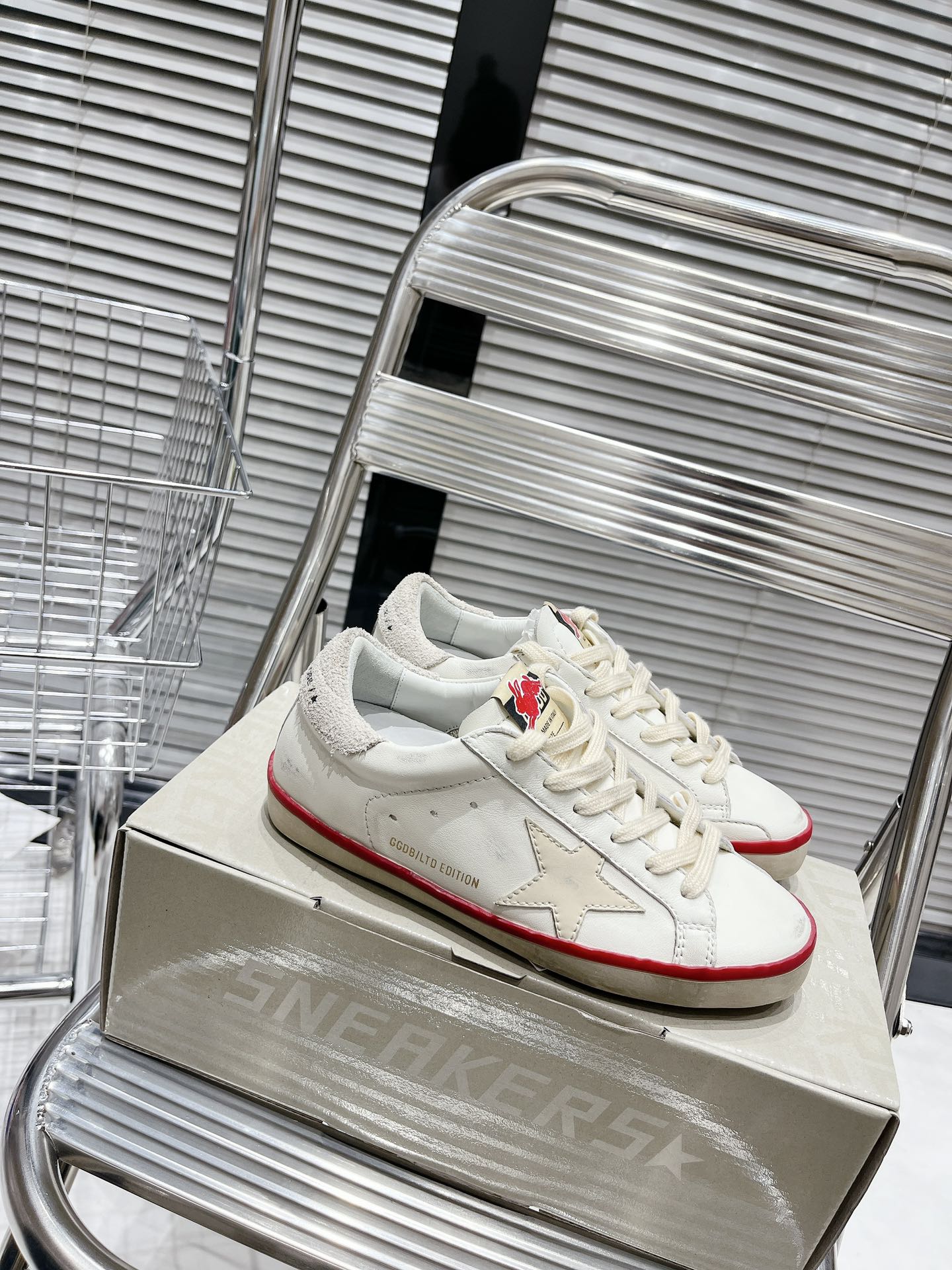 Golden Goose Deluxe G47 - prezentare produs
