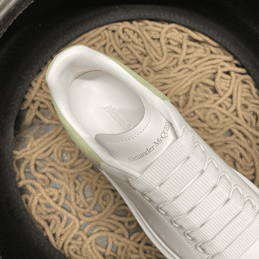 Alexander McQueen Măsliniu Pantofi sport - prezentare produs