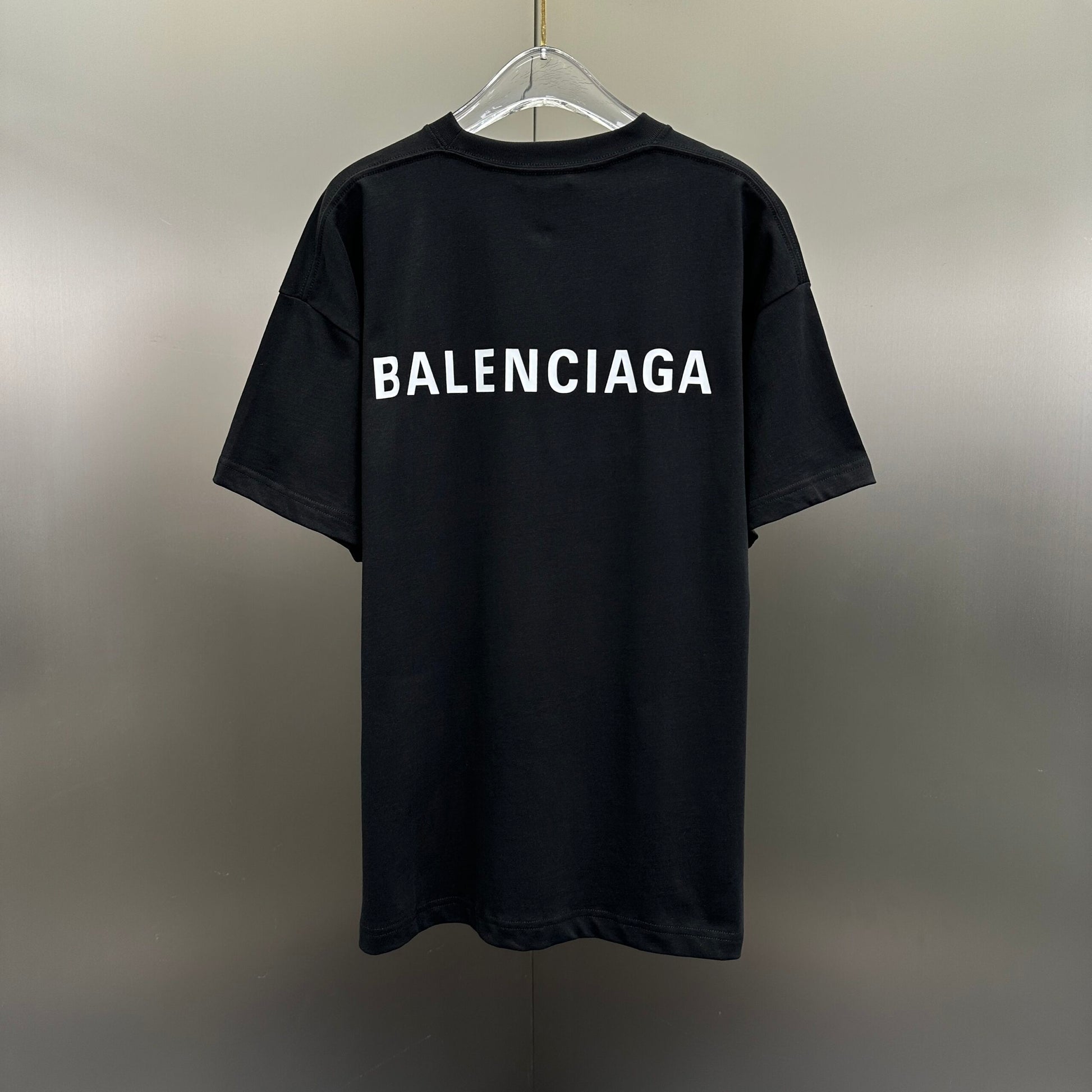 Balenciaga T Cămașă Exclusive - prezentare produs