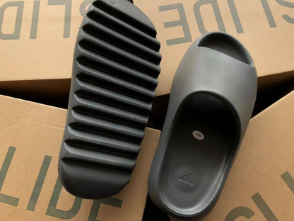 Adidas Yeezy Yeezy Slide Negru - prezentare produs
