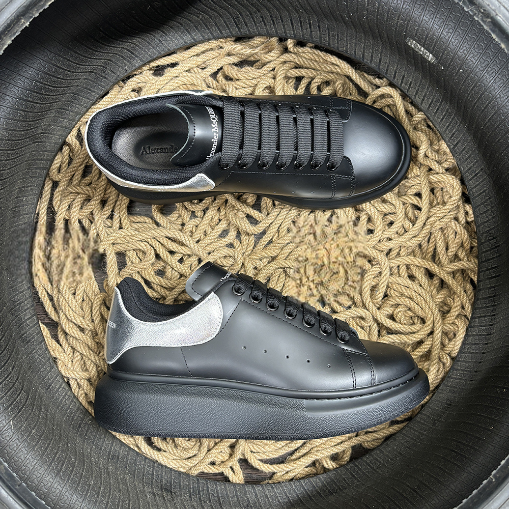 Alexander McQueen Negru Argintiu - prezentare produs