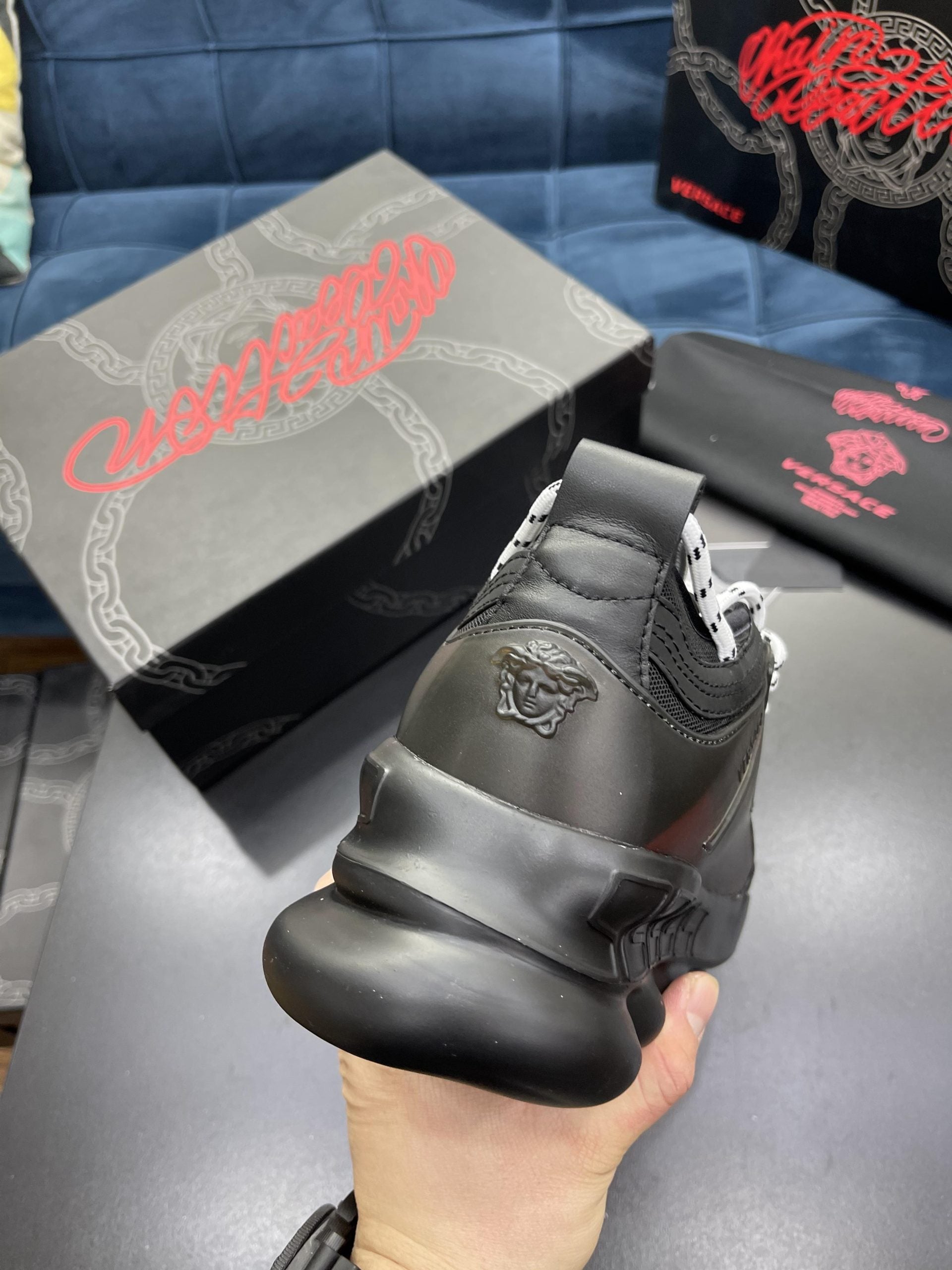Versace Chain Reaction Negru Roșu Pattern Pantofi sport - prezentare produs