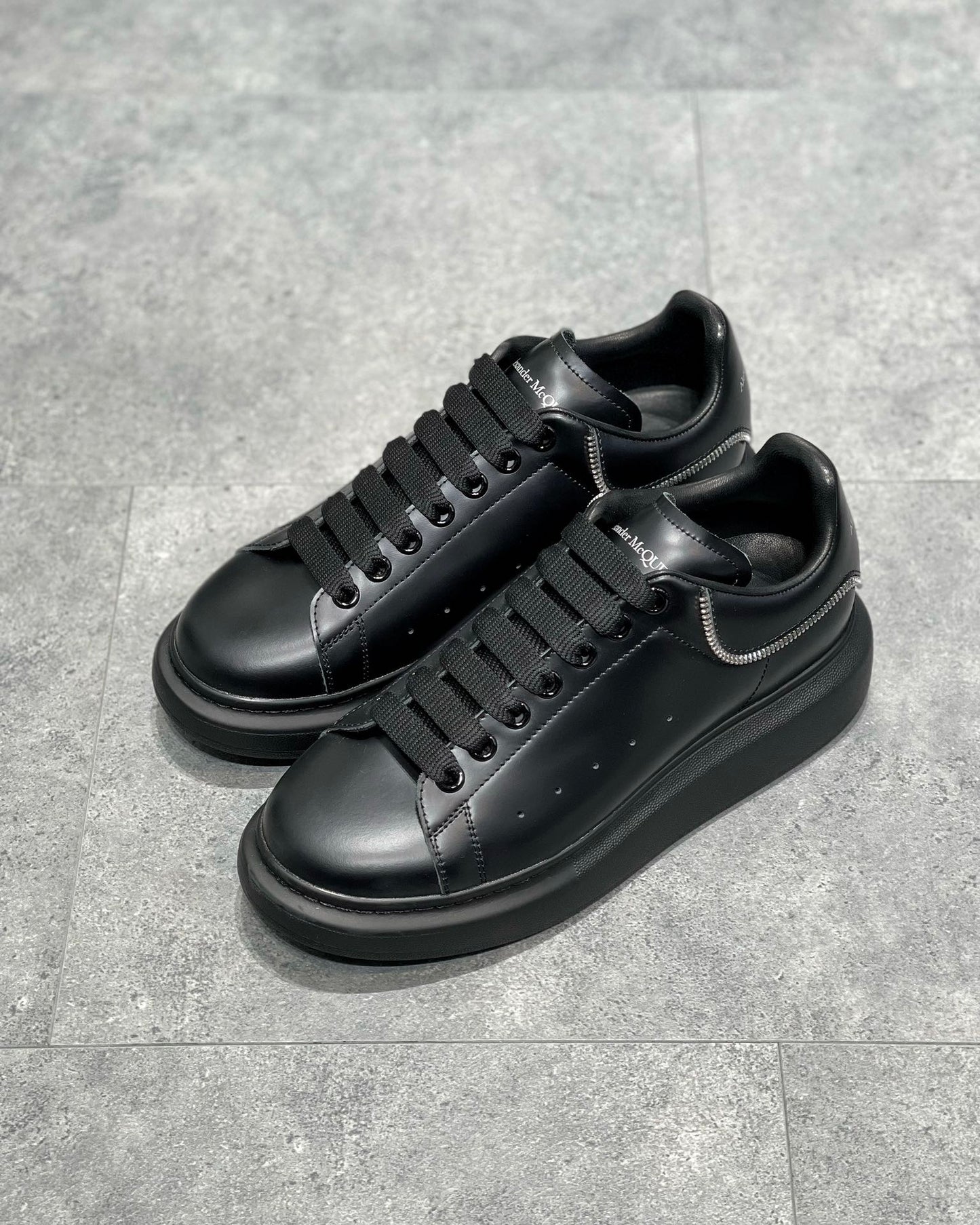 Alexander McQueen Negru Zip Pantofi sport - prezentare produs
