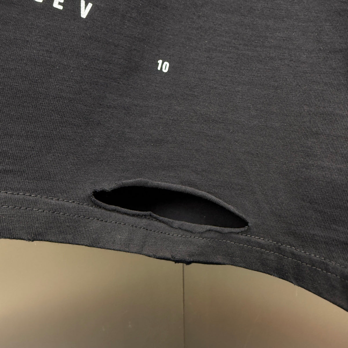 Balenciaga T Cămașă Exclusive - prezentare produs