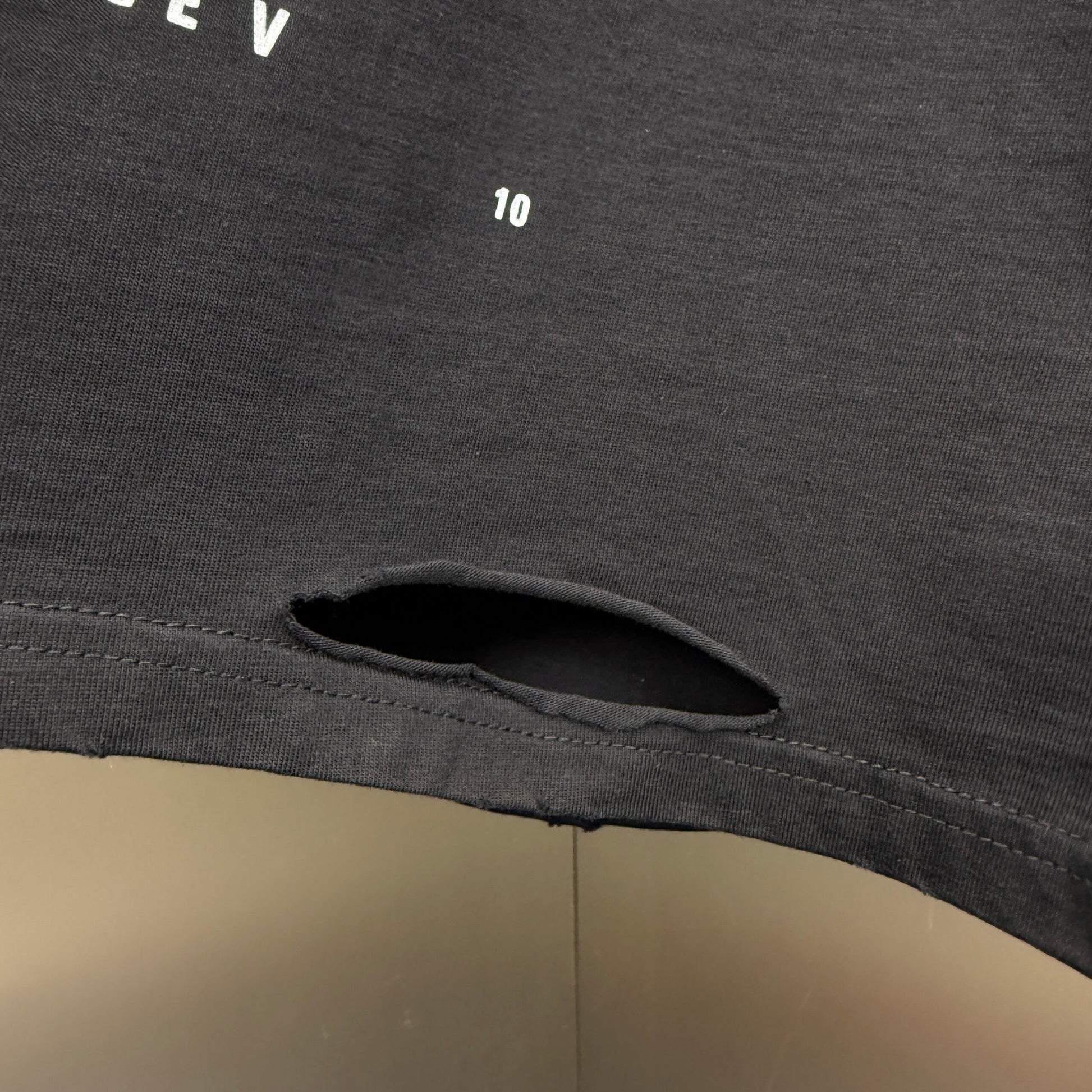 Balenciaga T Cămașă Exclusive - prezentare produs