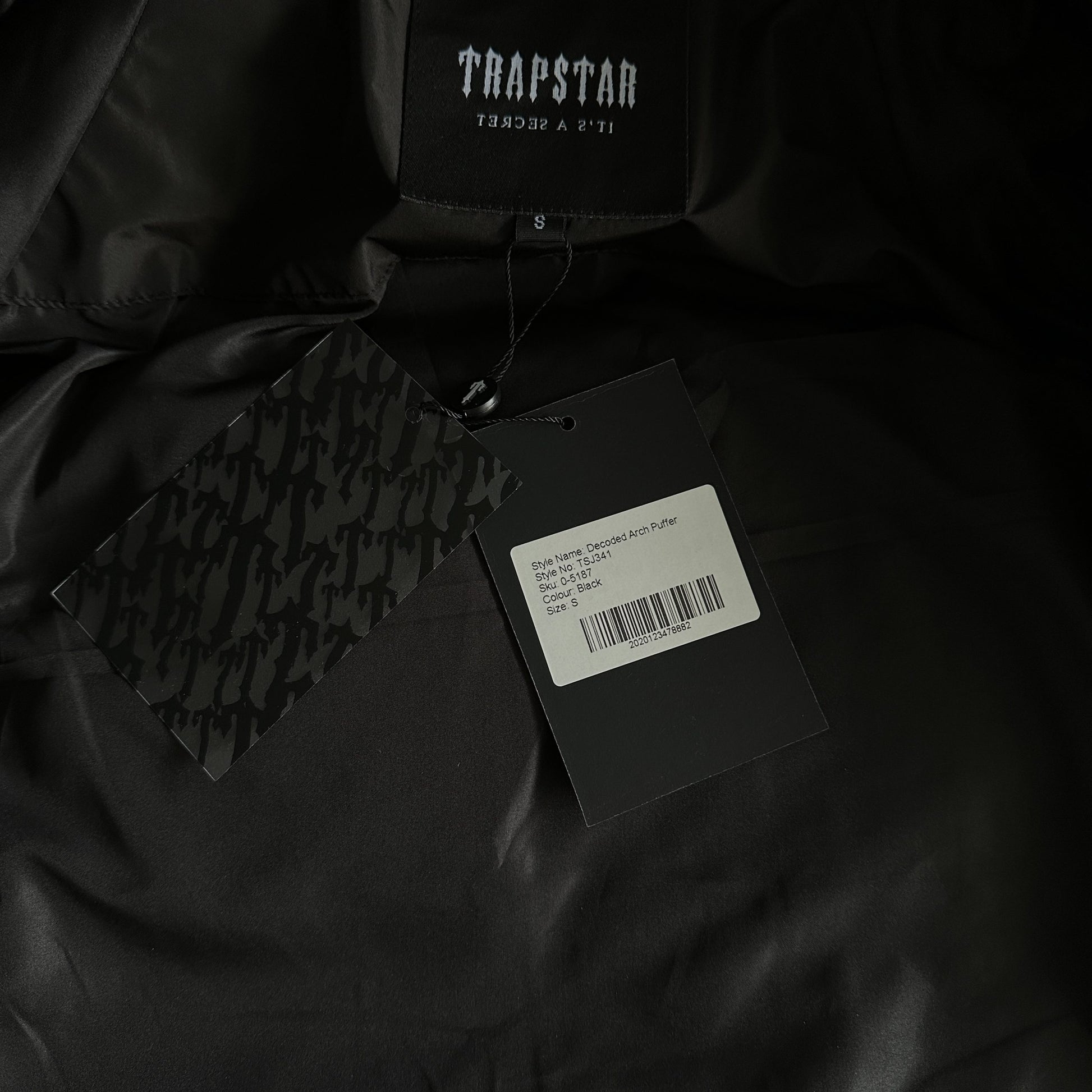 Trapstar Geacă Decoded Arch Puffer Negru New Colecție - prezentare produs