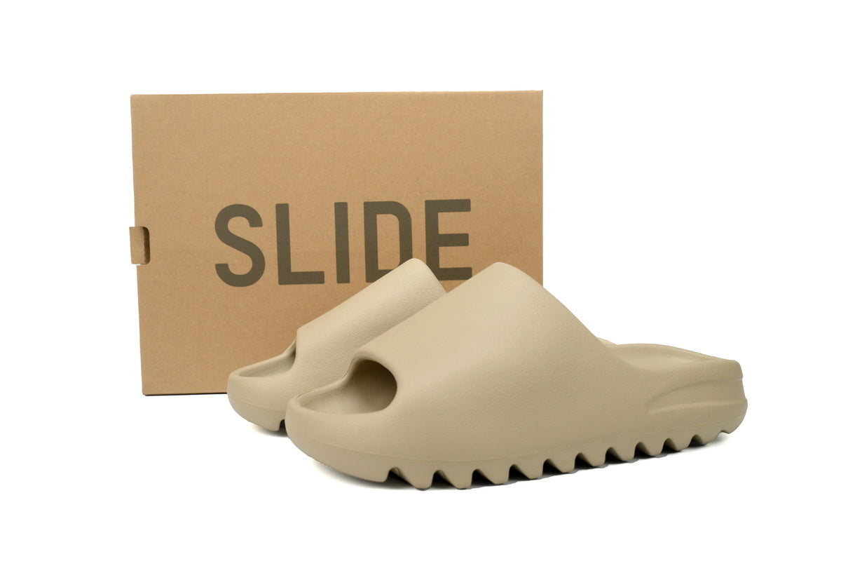 Adidas Yeezy Slapi Pure - prezentare produs