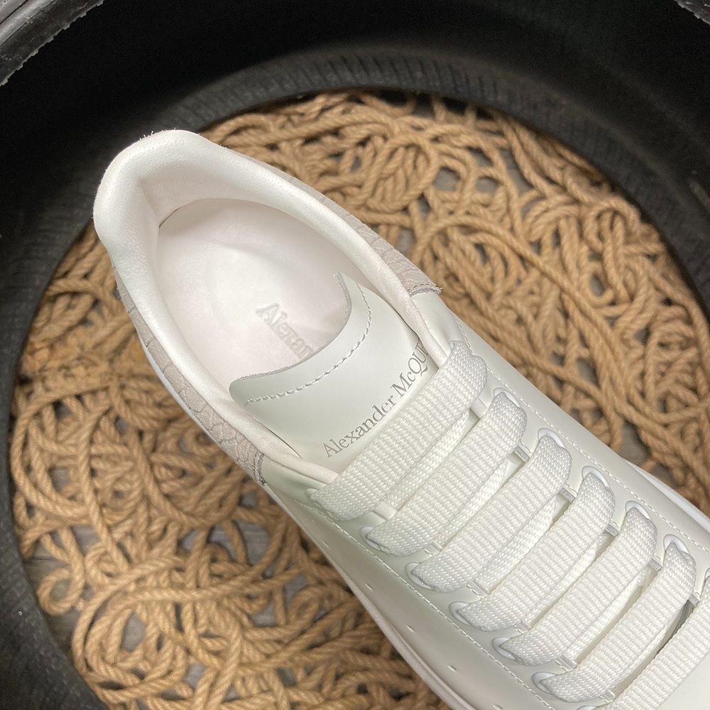 Alexander Mcqueen 44 - prezentare produs