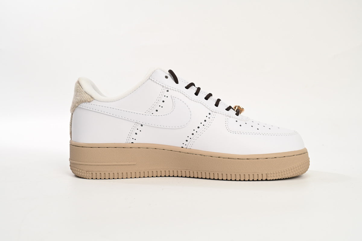 Nike Air Force Low Alb Light Drown - prezentare produs