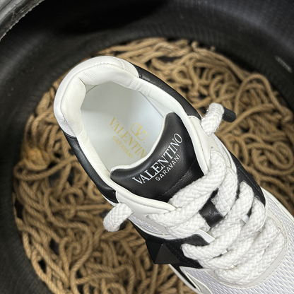 Valentino One Stud Alb Pantofi sport - prezentare produs