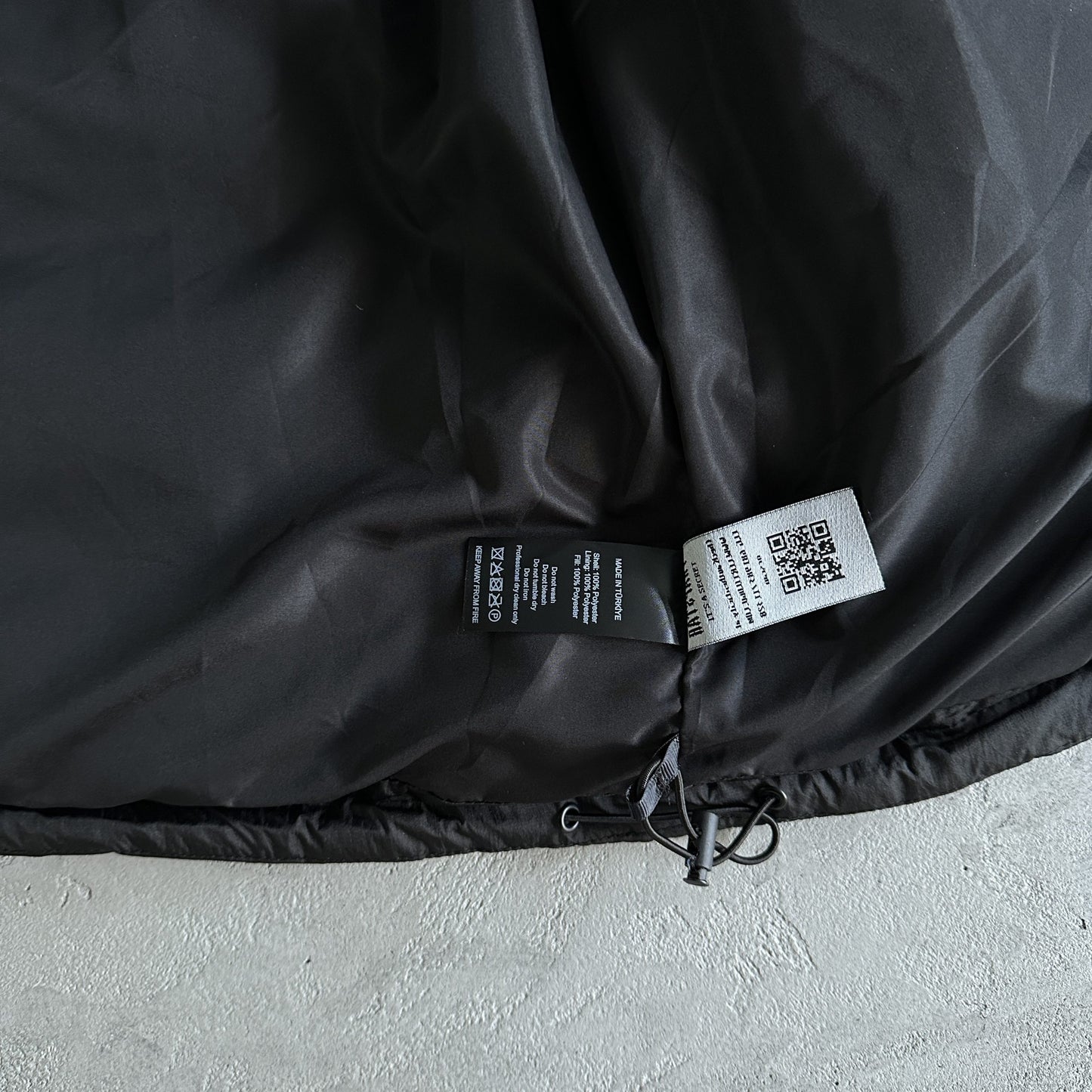 Trapstar Geacă Its A Secret Puffer Negru - prezentare produs