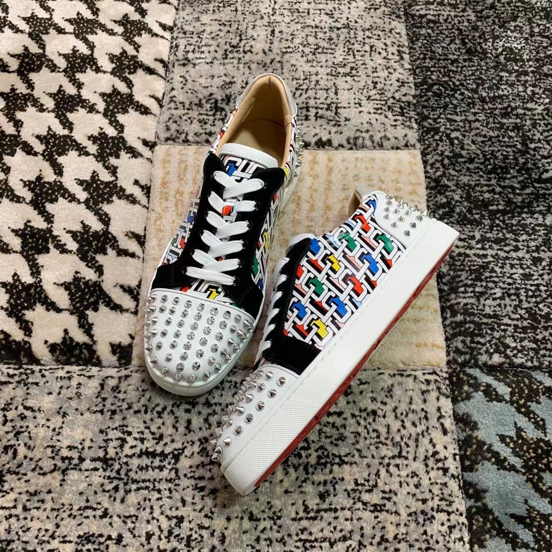 Christian Louboutin Alb Pattern Spikes Low - prezentare produs