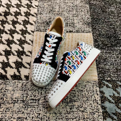 Christian Louboutin Alb Pattern Spikes Low - prezentare produs