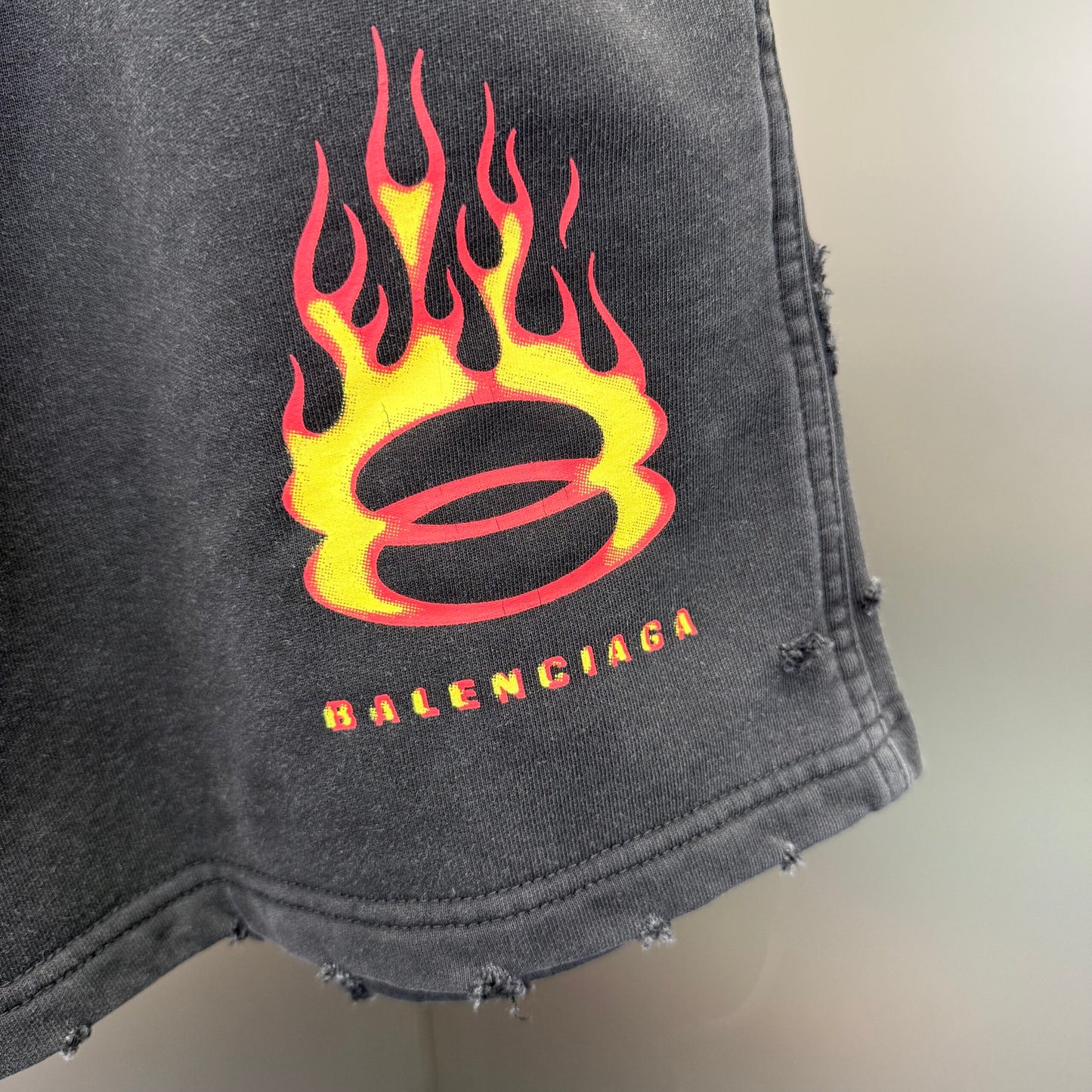 Balenciaga Short Exclusive Clothing - prezentare produs