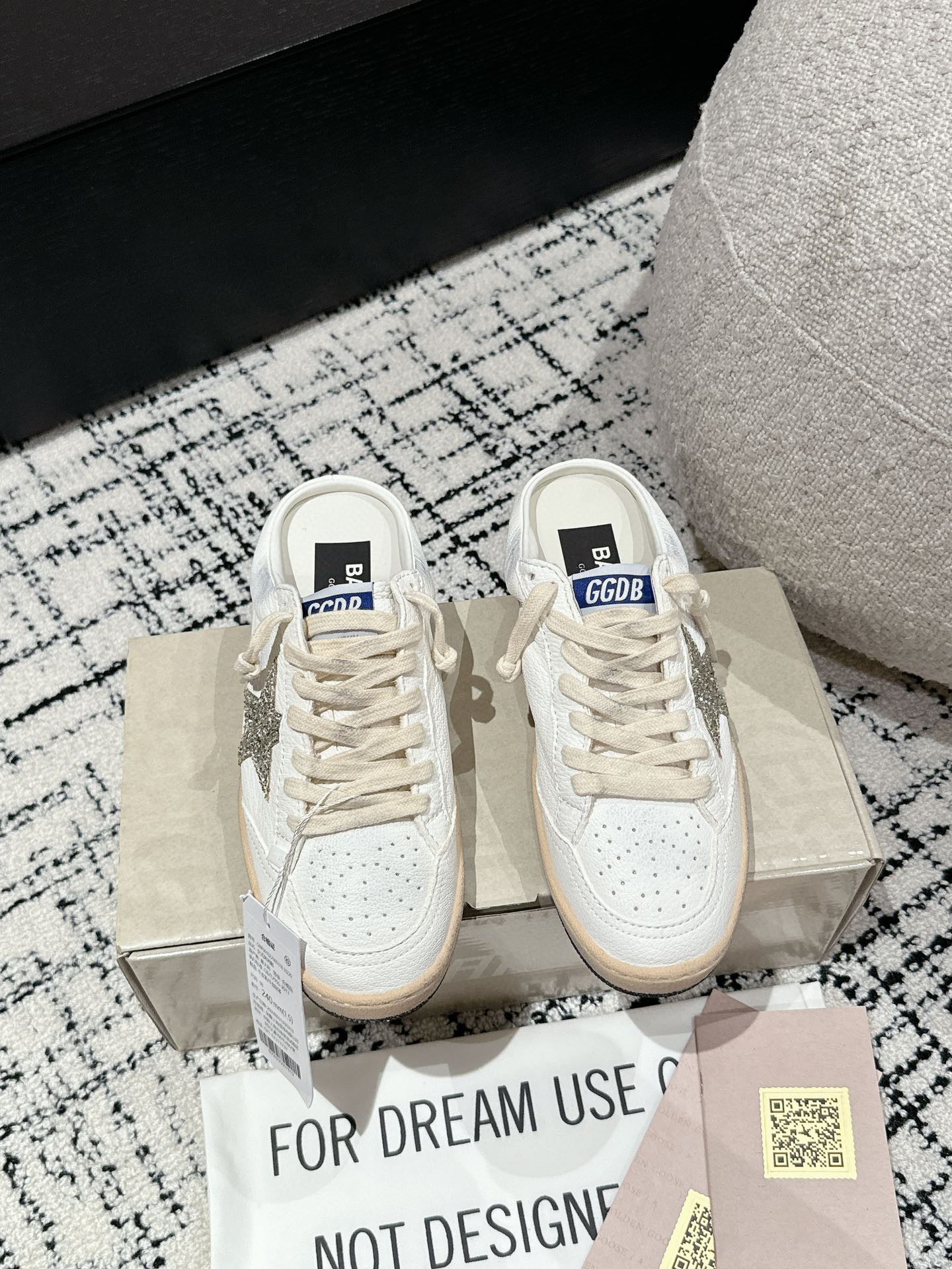 Golden Goose Deluxe G06 Pantofi sport - prezentare produs