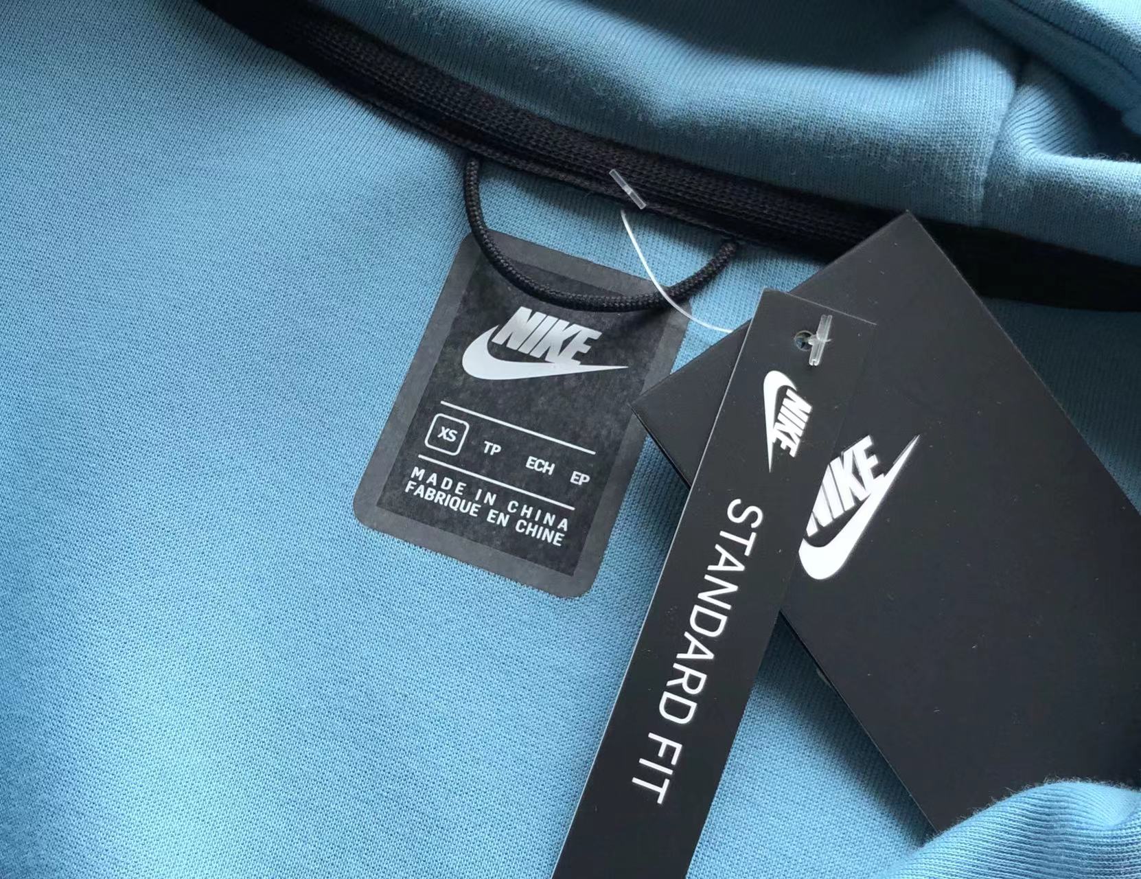 Nike Tech Fleece Albastru Alb Fleece - prezentare produs