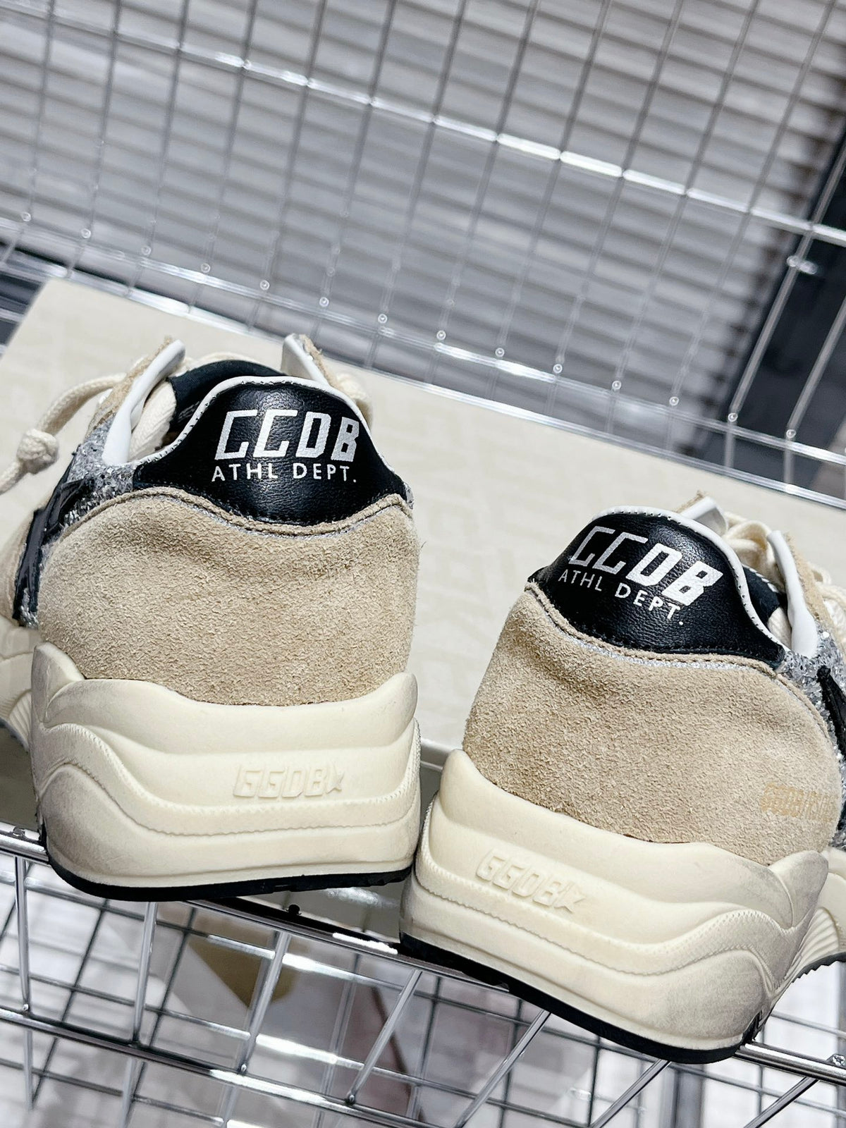 Golden Goose Deluxe G53 Pantofi sport - prezentare produs