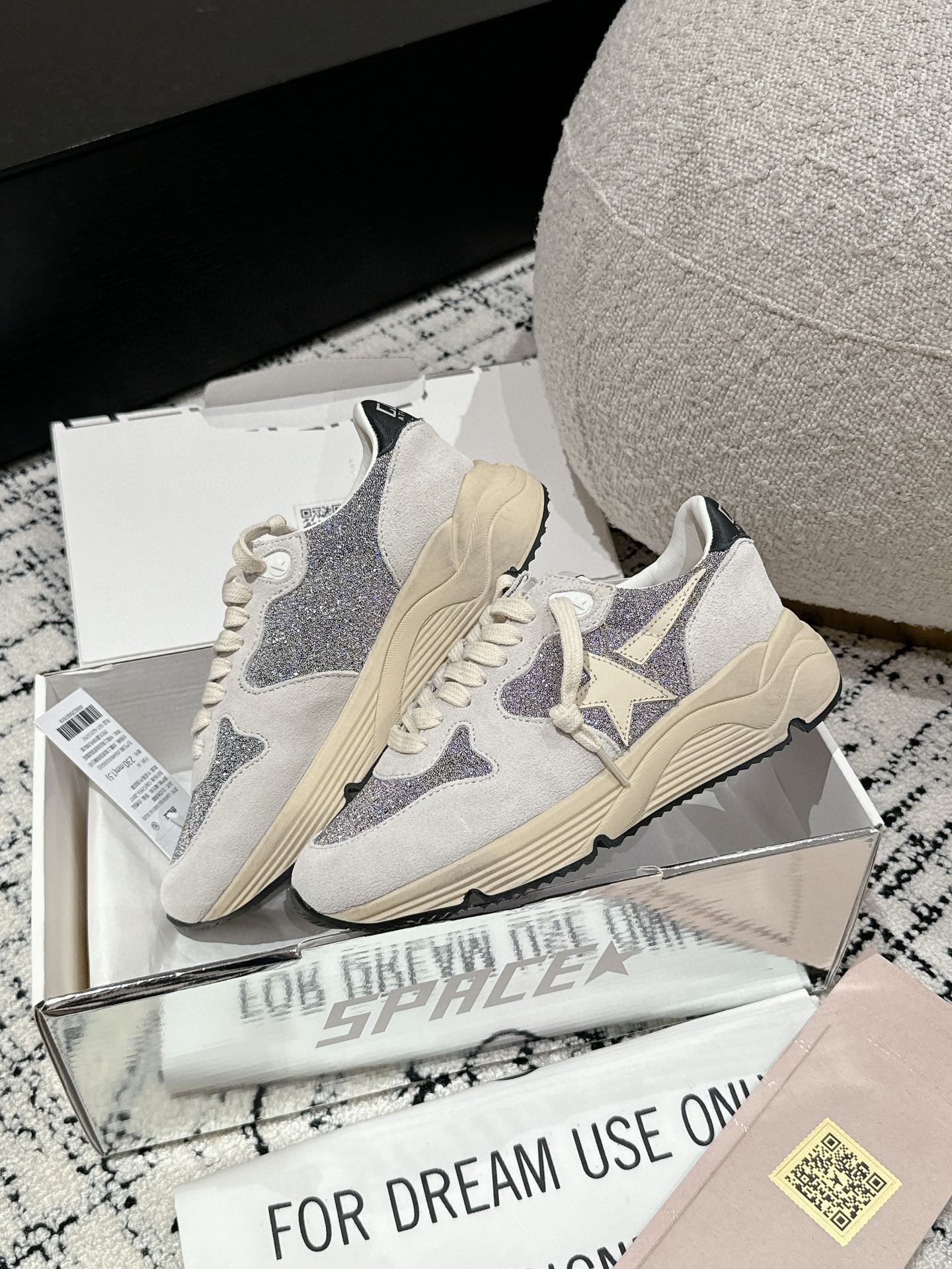 Golden Goose Deluxe G13 Pantofi sport - prezentare produs
