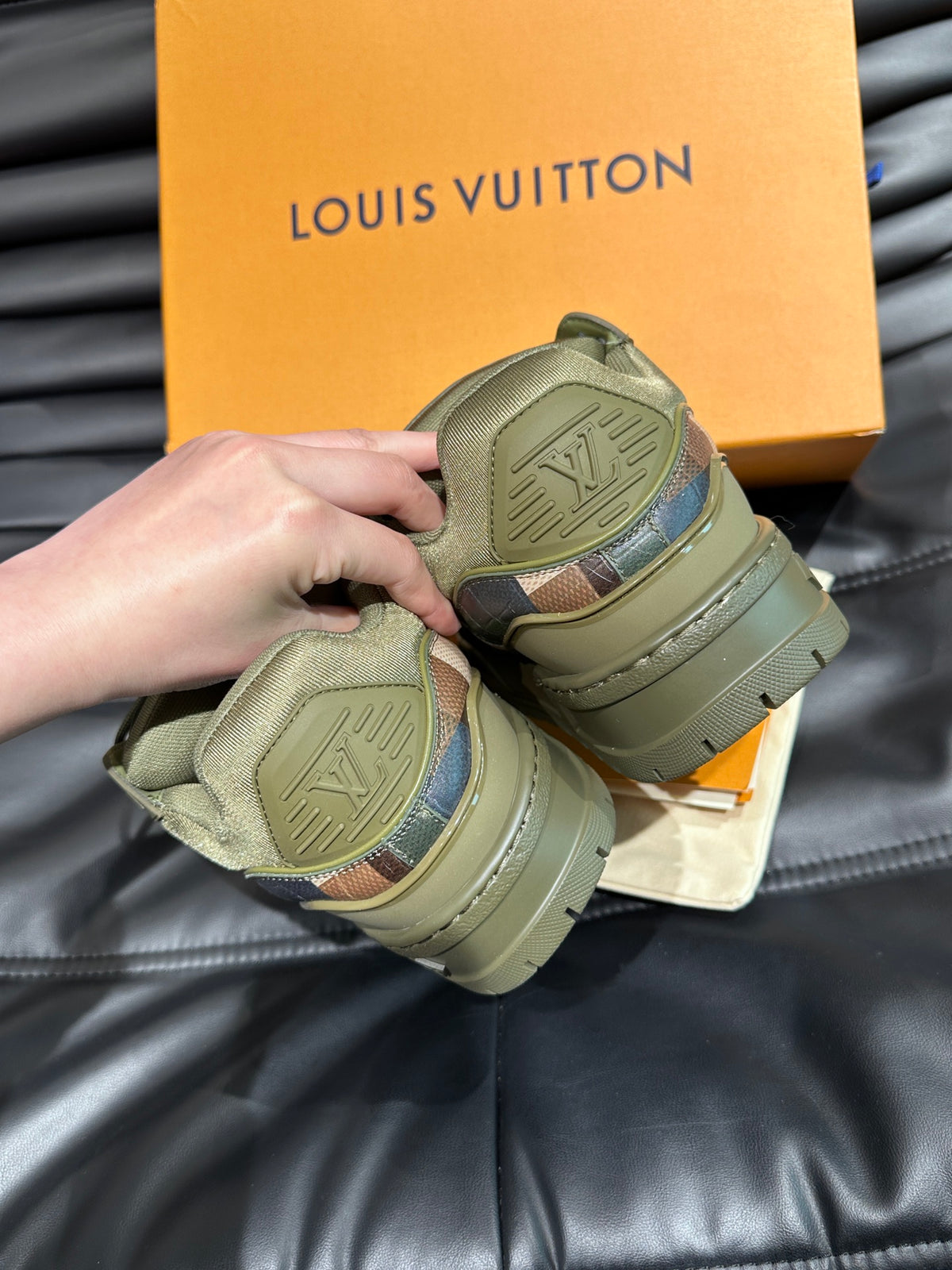 Louis Vuitton LV Trainers Maxi Army - prezentare produs