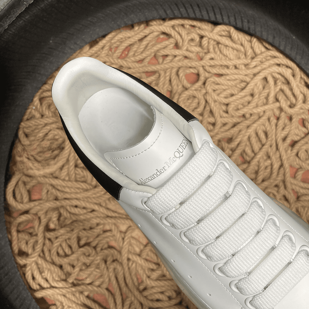 Alexander McQueen Negru Alb Pantofi sport - prezentare produs