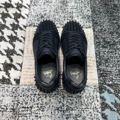 Christian Louboutin Negru Spikes Low - prezentare produs