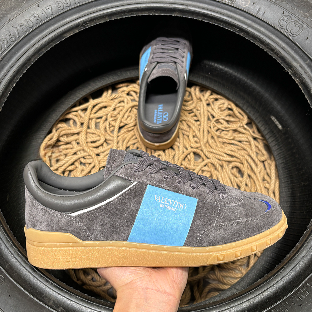 Valentino Upvillage Gri - prezentare produs