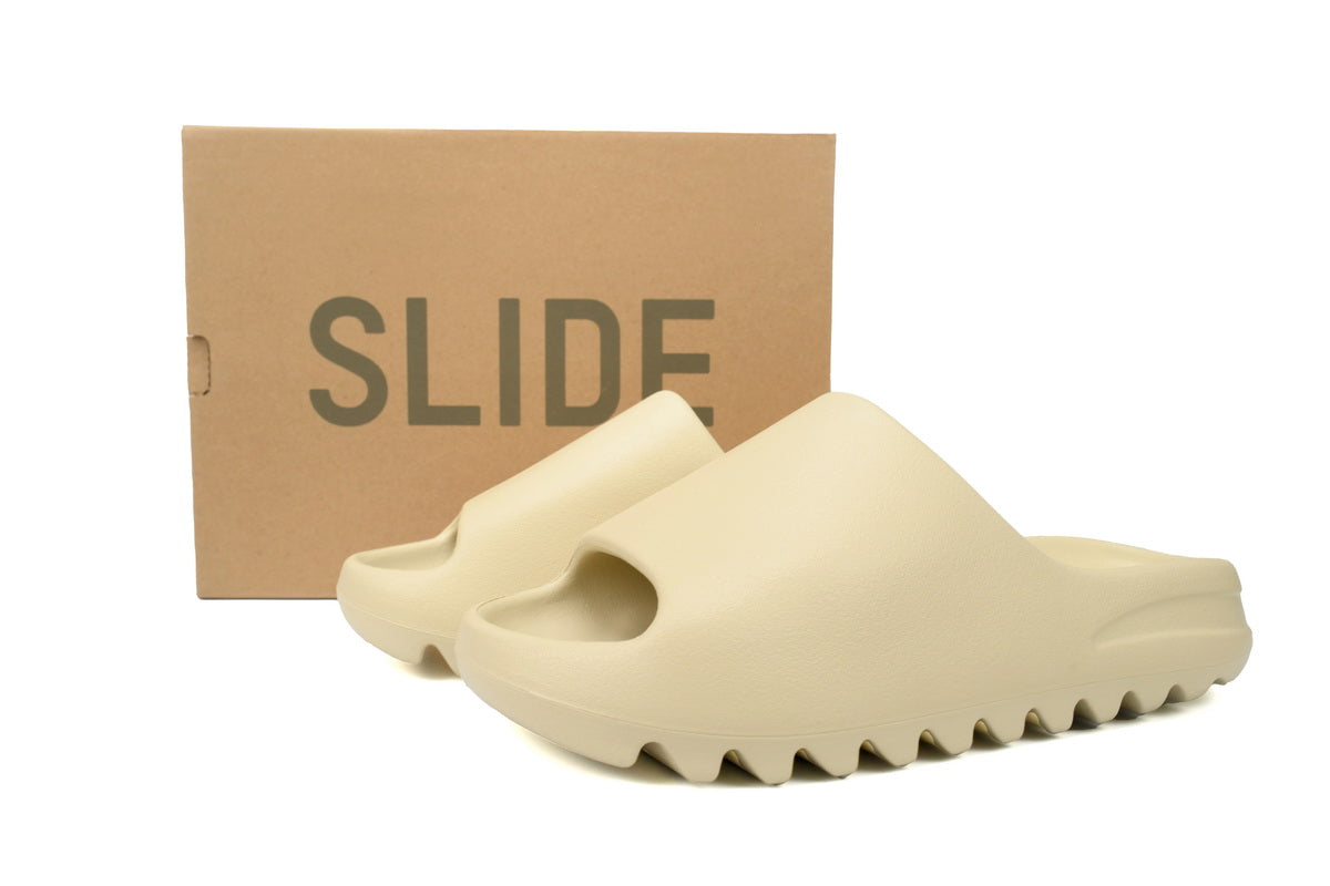 Adidas Yeezy Slapi Bone - prezentare produs