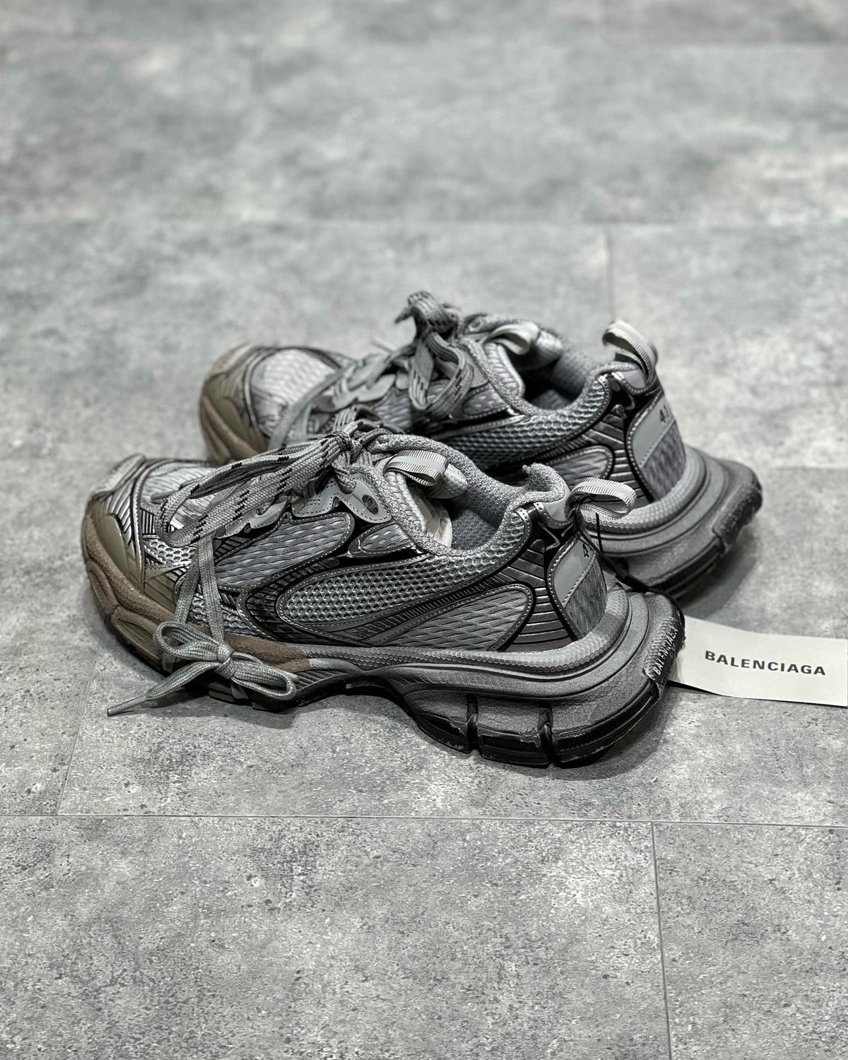 Balenciaga 3XL Gri Pantofi sport - prezentare produs