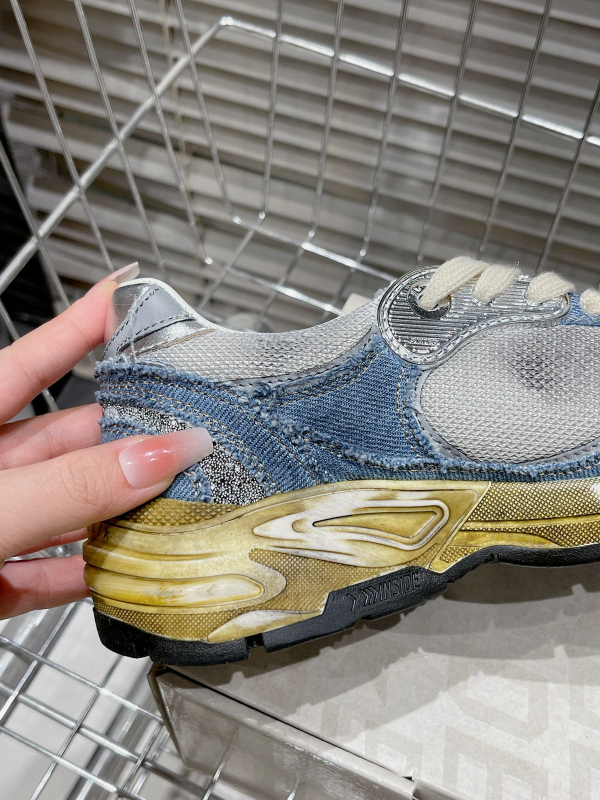 Golden Goose Deluxe G66 - prezentare produs