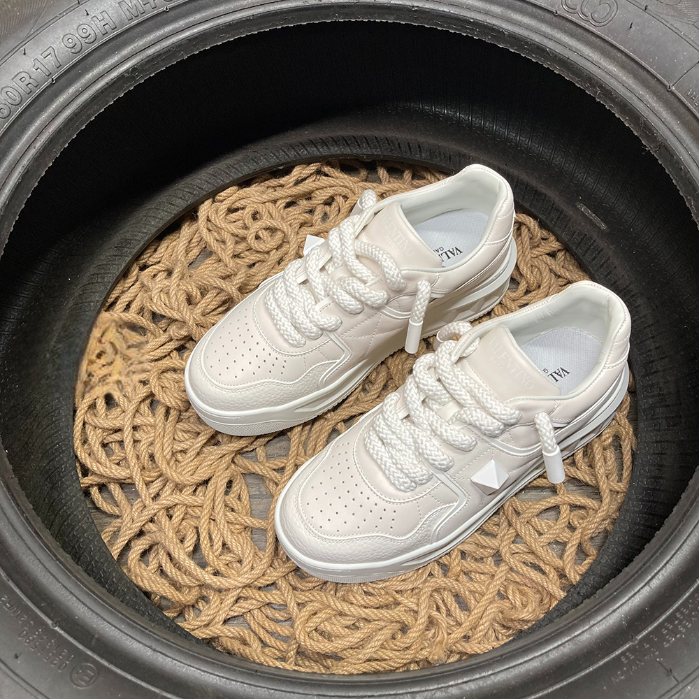 Valentino One Stud Alb Pantofi sport - prezentare produs