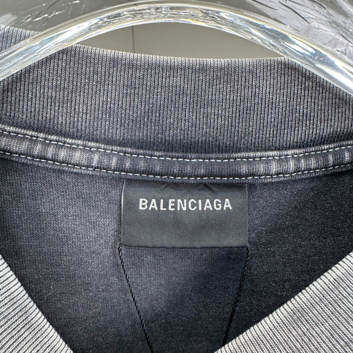 Balenciaga T Cămașă Exclusive - prezentare produs