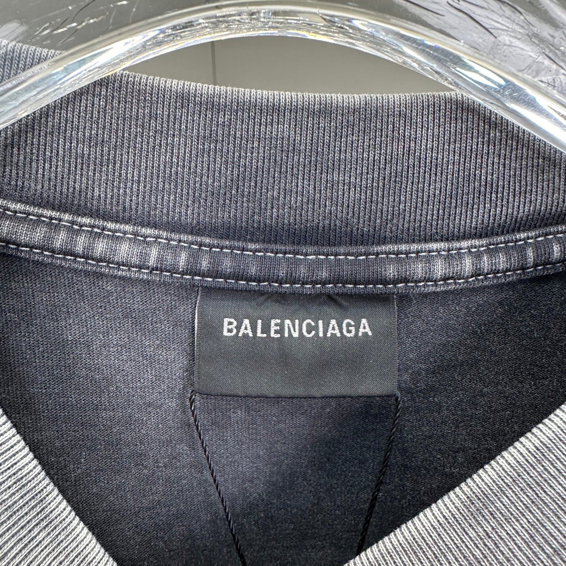 Balenciaga T Cămașă Exclusive - prezentare produs