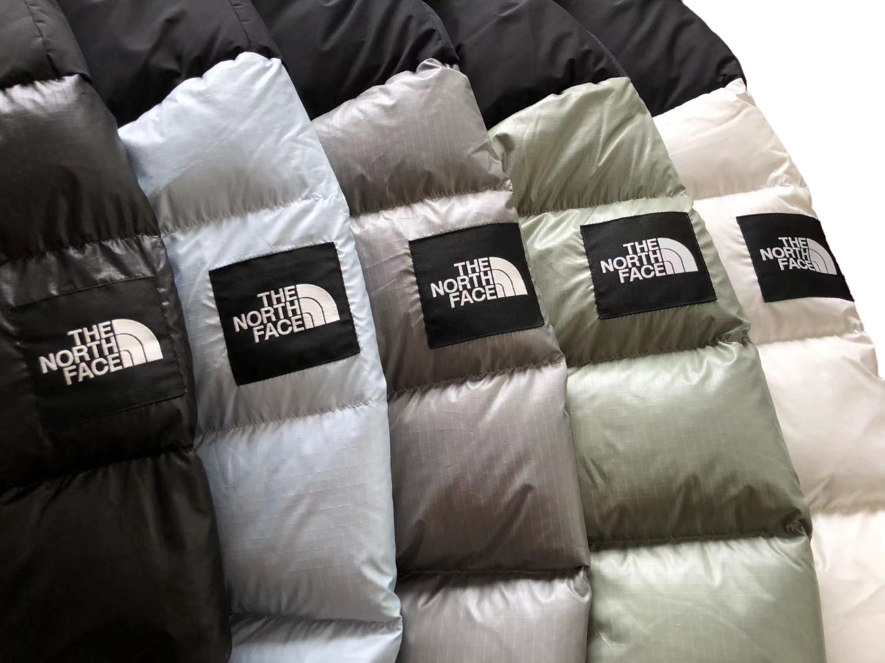 The North Face Nuptse Shiny Pantofi sport - prezentare produs
