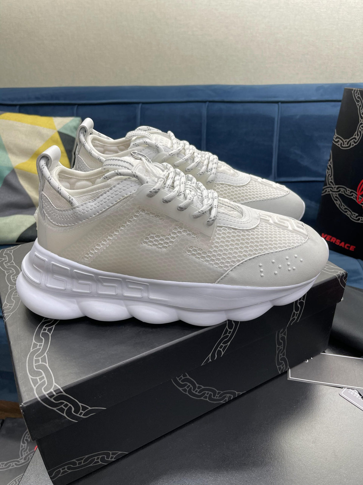 Versace Chain Reaction Full Alb - prezentare produs