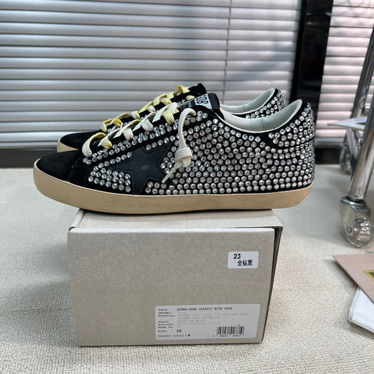 Golden Goose Deluxe G12 - prezentare produs