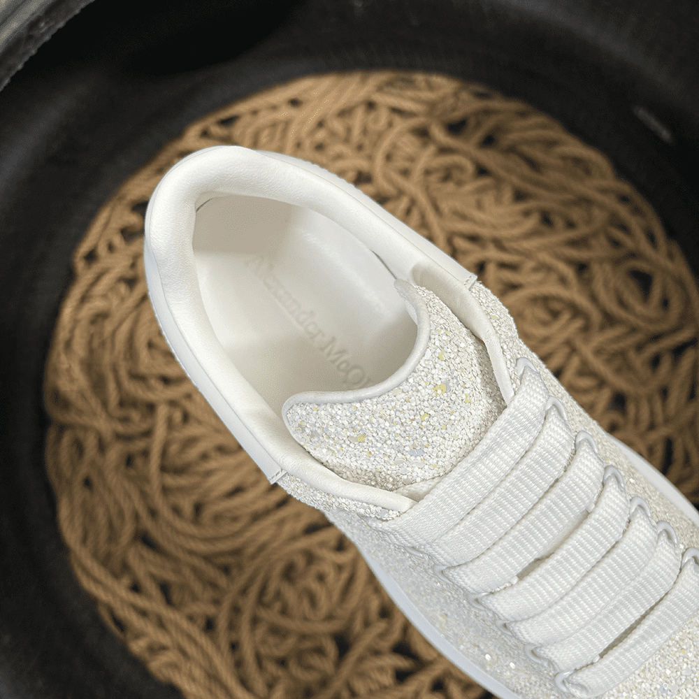 Alexander McQueen Alb Glitter Pantofi sport - prezentare produs
