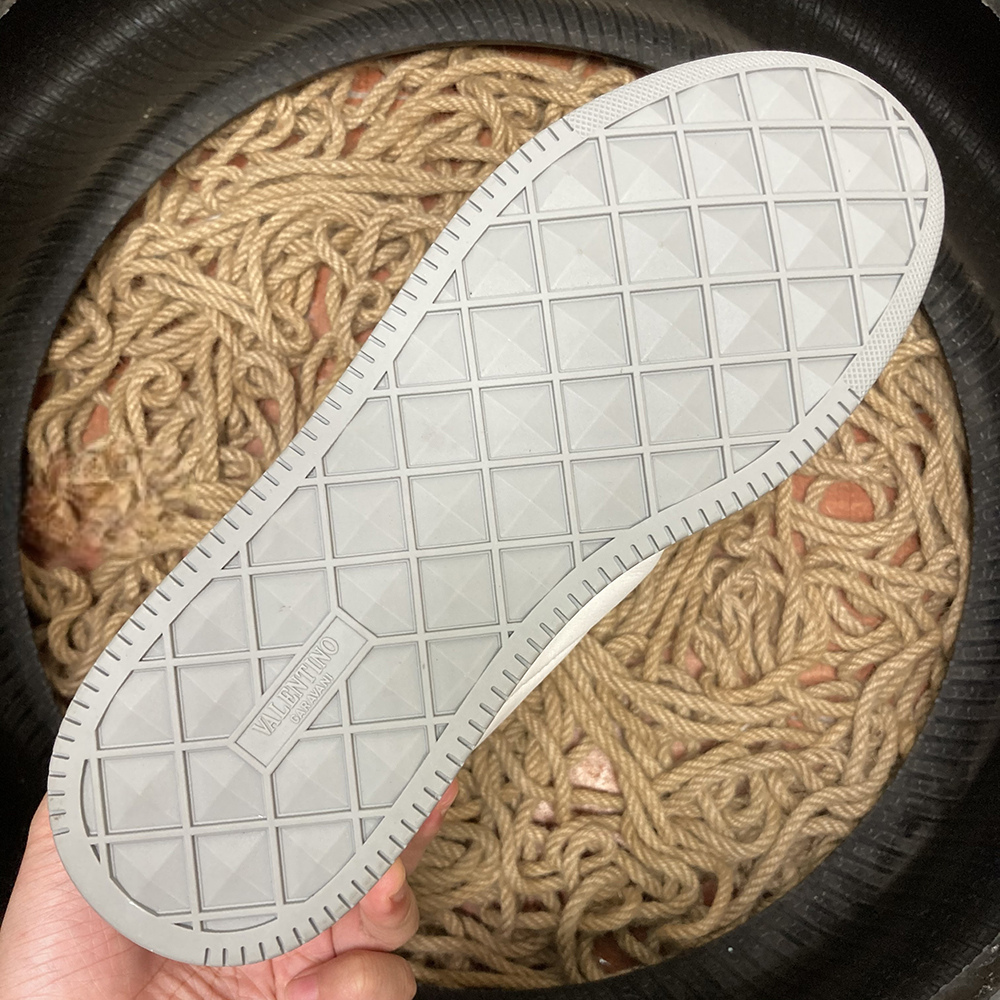 Valentino 10 - prezentare produs