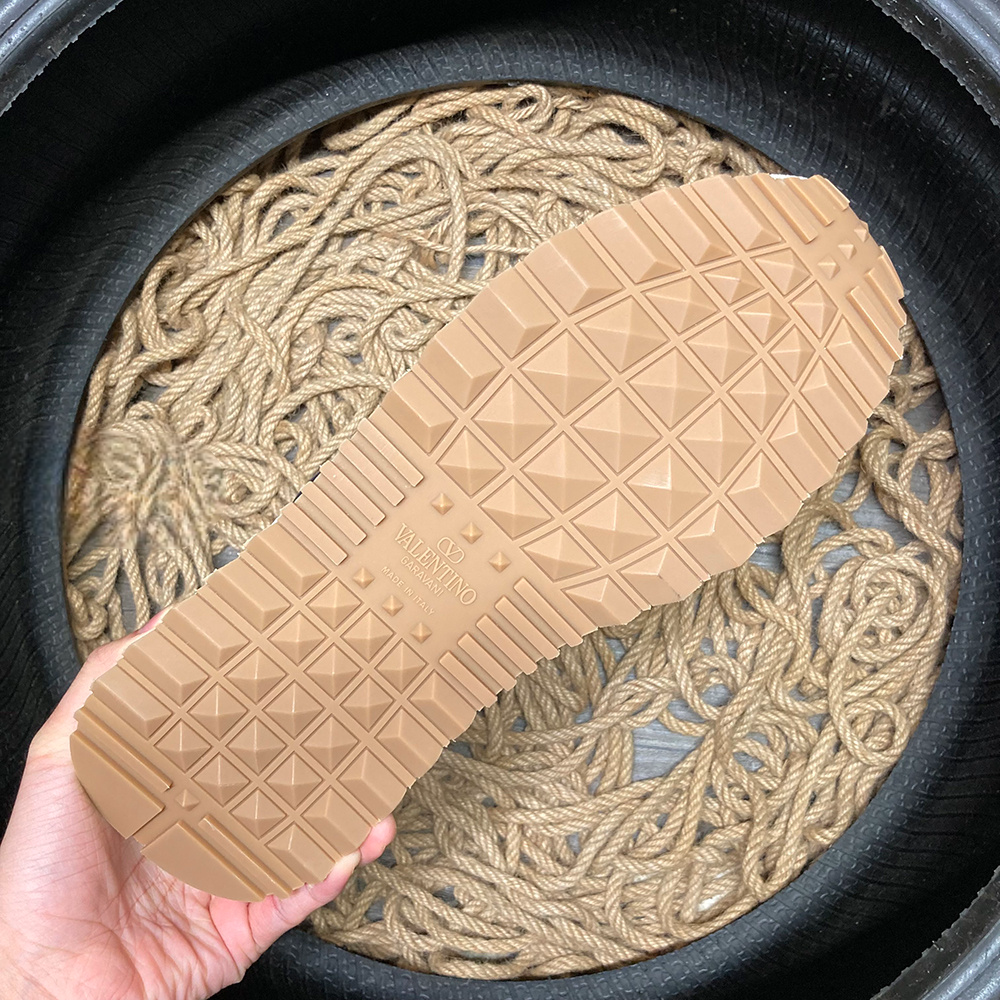 Valentino Vlogo Low Crem - prezentare produs